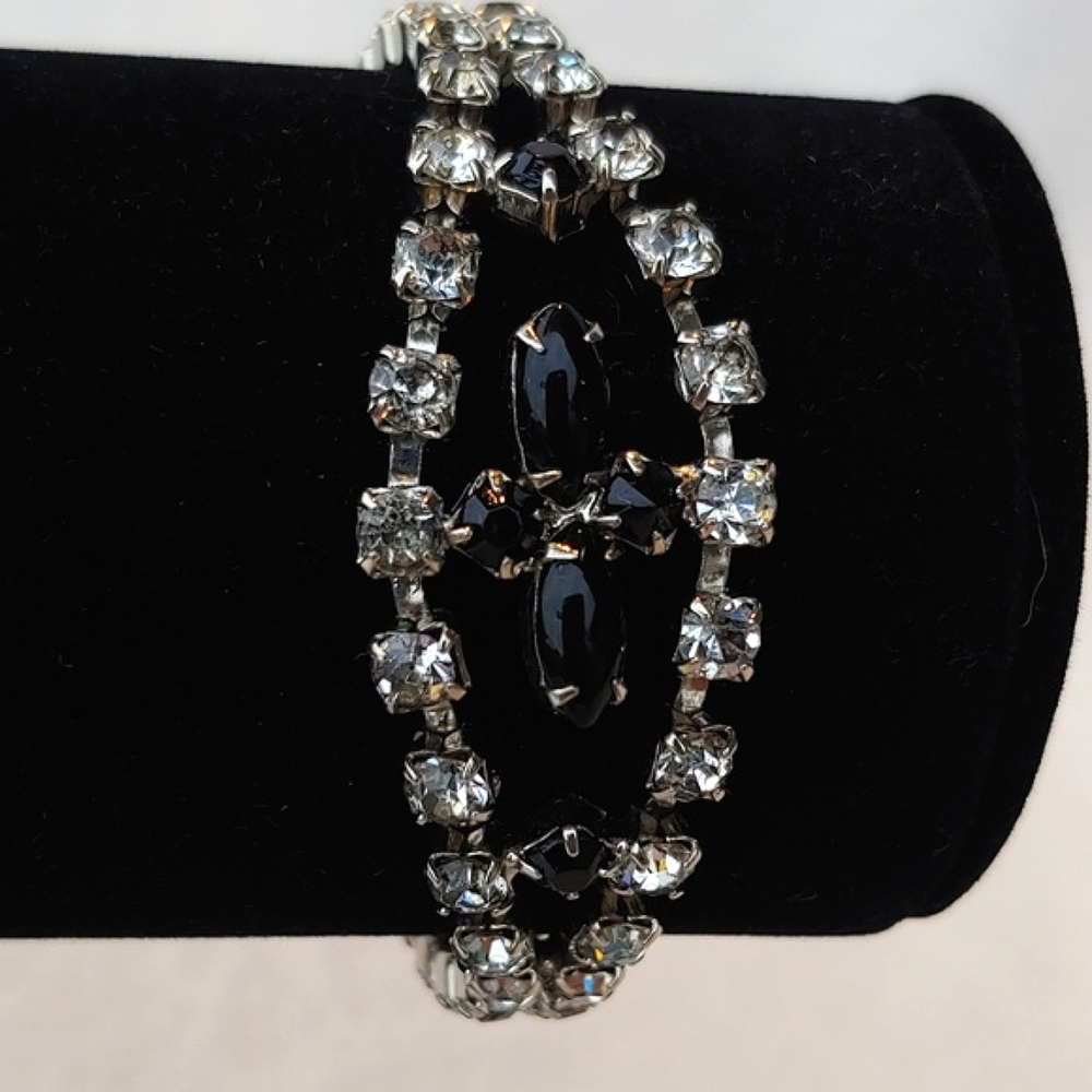 Stylish Formal Wear Rhinestone Women's Bracelet in Black Silver, 7 Inches
